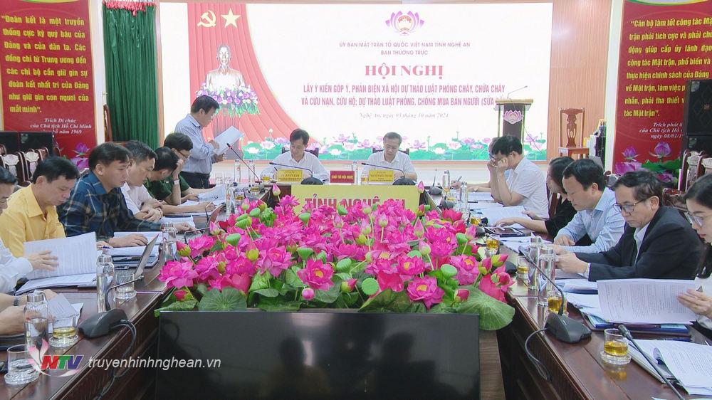 Toàn cảnh hội nghị.