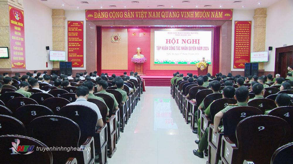 Toàn cảnh hội nghị.