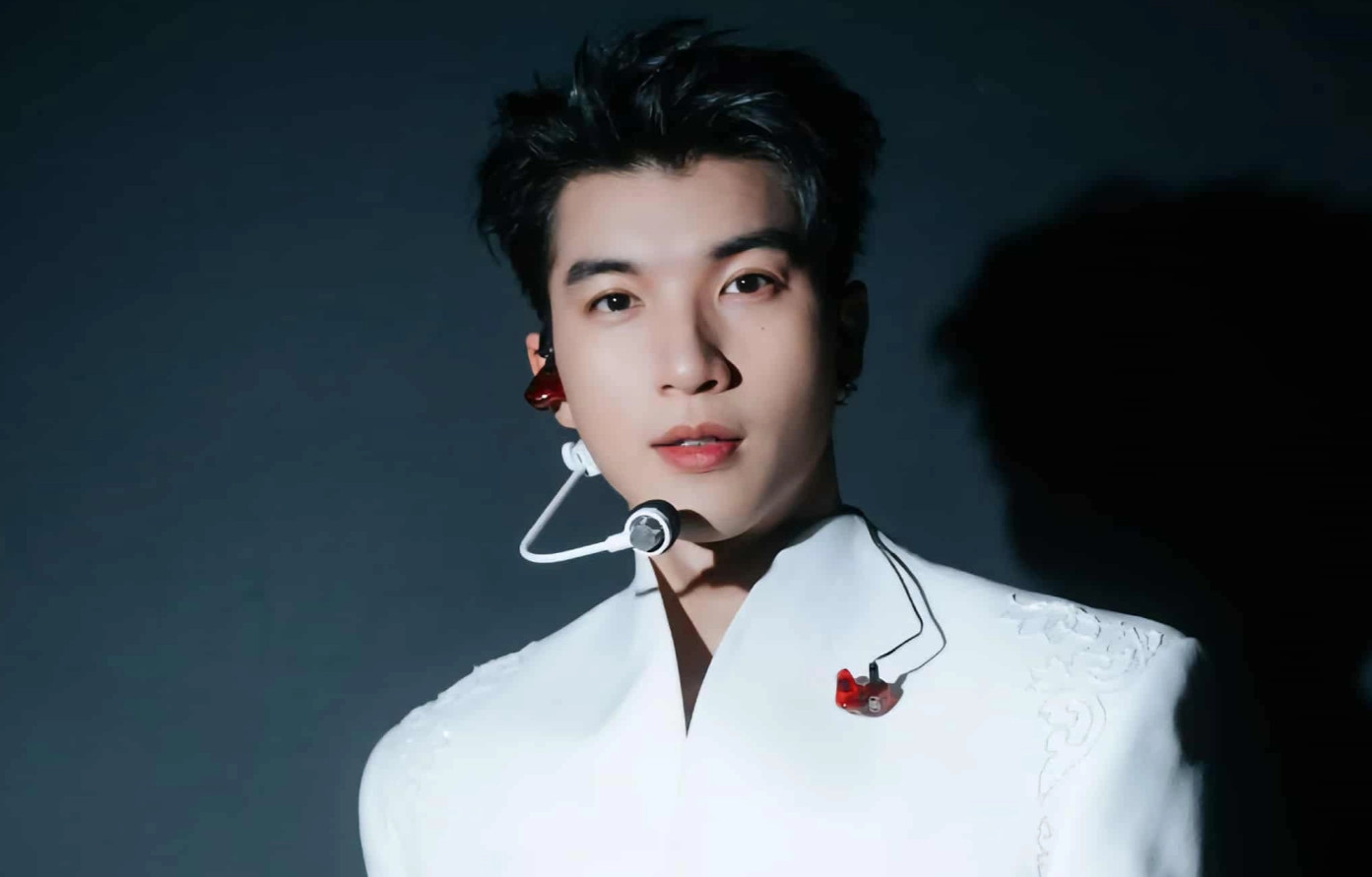 Hiếu Thứ Hai tên thật là Trần Minh Hiếu, 26 tuổi, sinh tại TP HCM. Anh nổi tiếng qua chương trình như King of Rap 2020, được đề cử Ca sĩ đột phá ở Làn Sóng Xanh 2022. Năm 2024, anh tham gia Anh trai say hi và giành quán quân. Rapper có 1,6 triệu người nghe hàng tháng trên Spotify. Ảnh: Vie