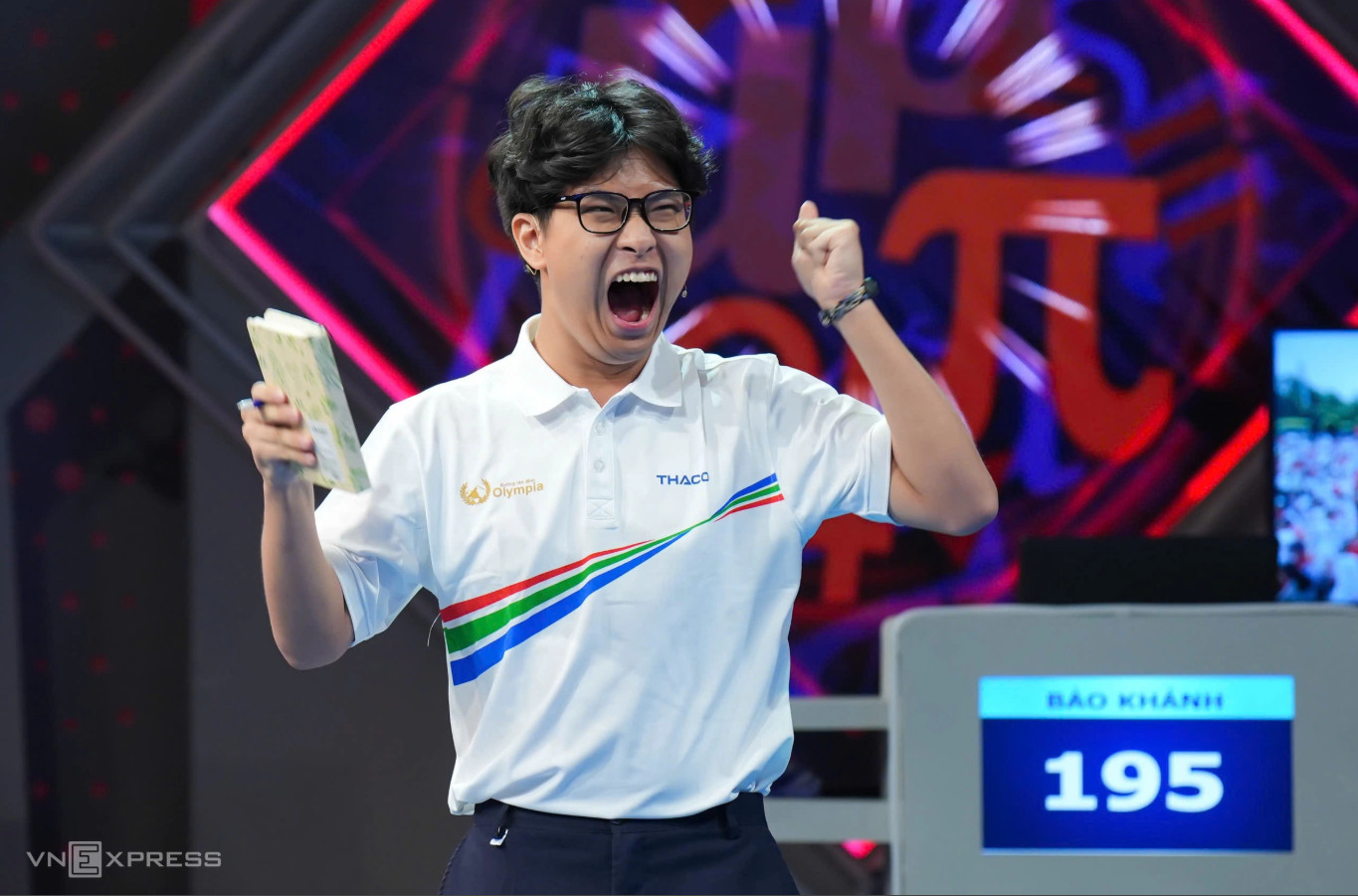 Bảo Khánh ăn mừng khi giành điểm. Ảnh: Tùng Đinh