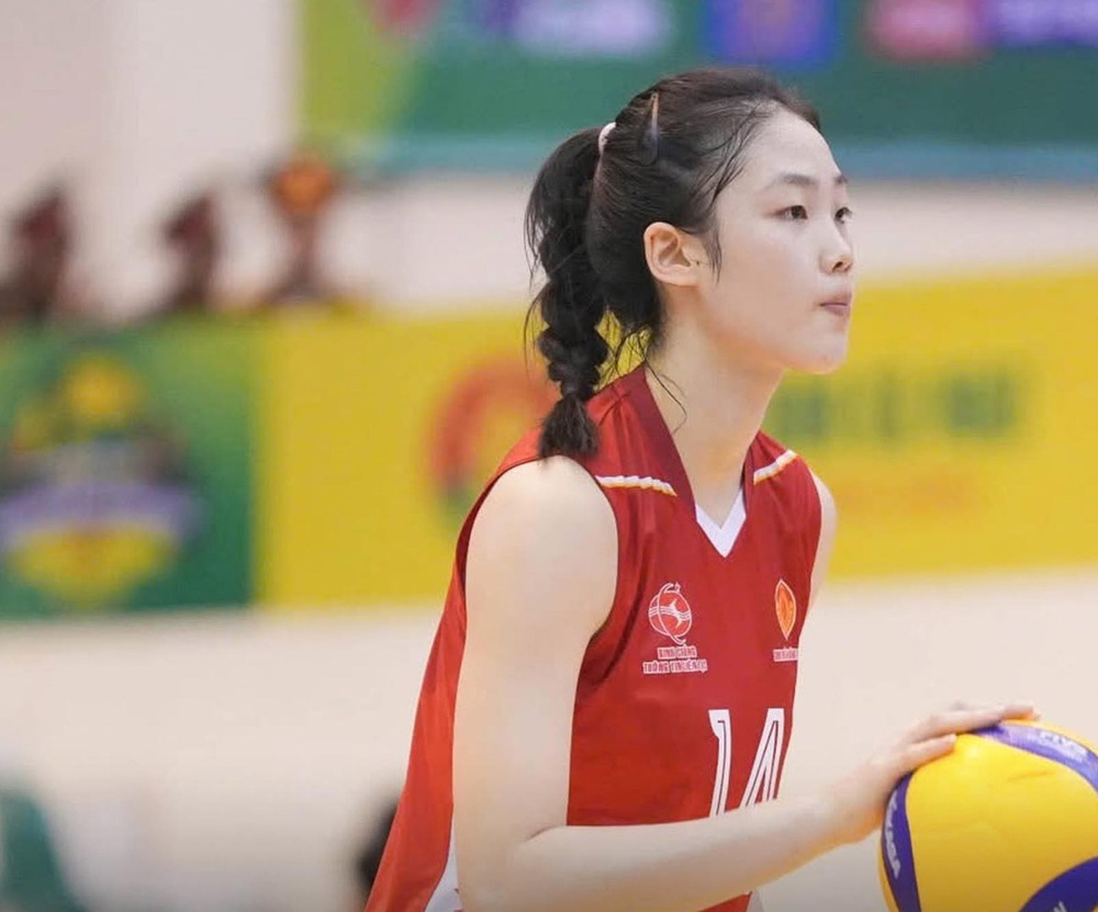 Quỳnh Hương đại diện cho thế hệ trẻ của đội tuyển bóng chuyền nữ Việt Nam