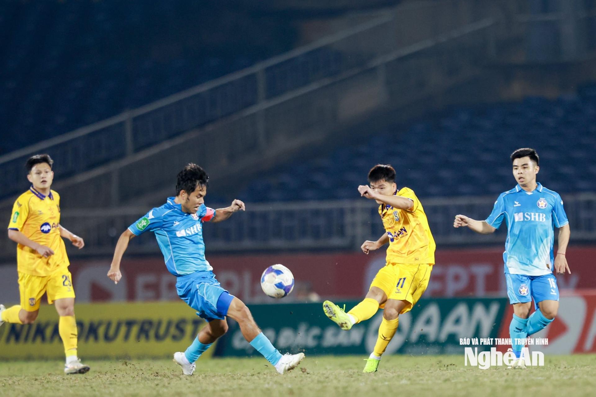 Sông Lam Nghệ An và SHB Đà Nẵng có thành tích đối đầu khá cân bằng. Ảnh tư liệu: Xuân Thủy