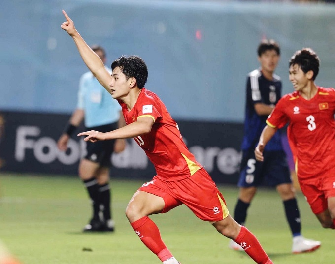 Trần Gia Bảo nổi lên như tiềm đạo tiềm năng của bóng đá Việt Nam.