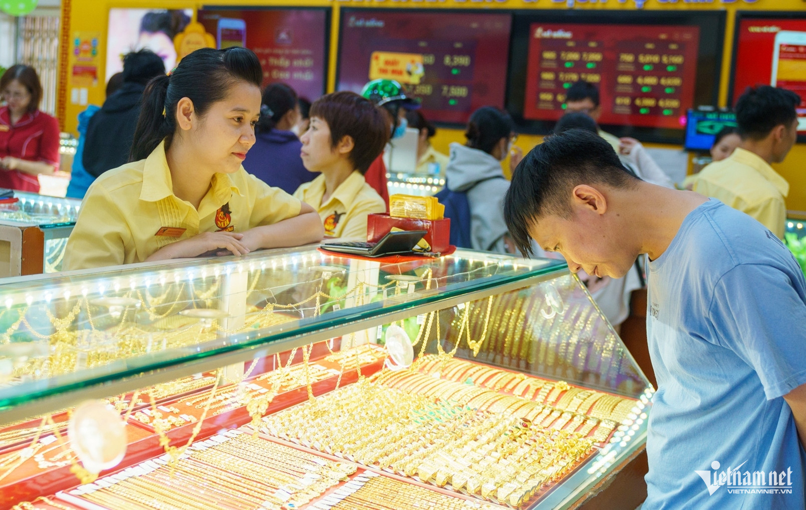 Theo vị chuyên gia, đợt giảm giá vàng này chủ yếu do nhà đầu tư chốt lời, bán vàng ra thị trường. 