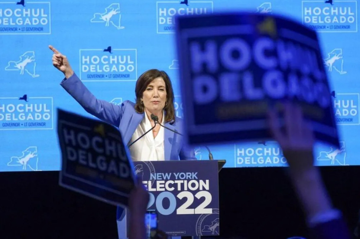 Nữ thống đốc được bầu đầu tiên của New York Kathy Hochul. Ảnh: AP.