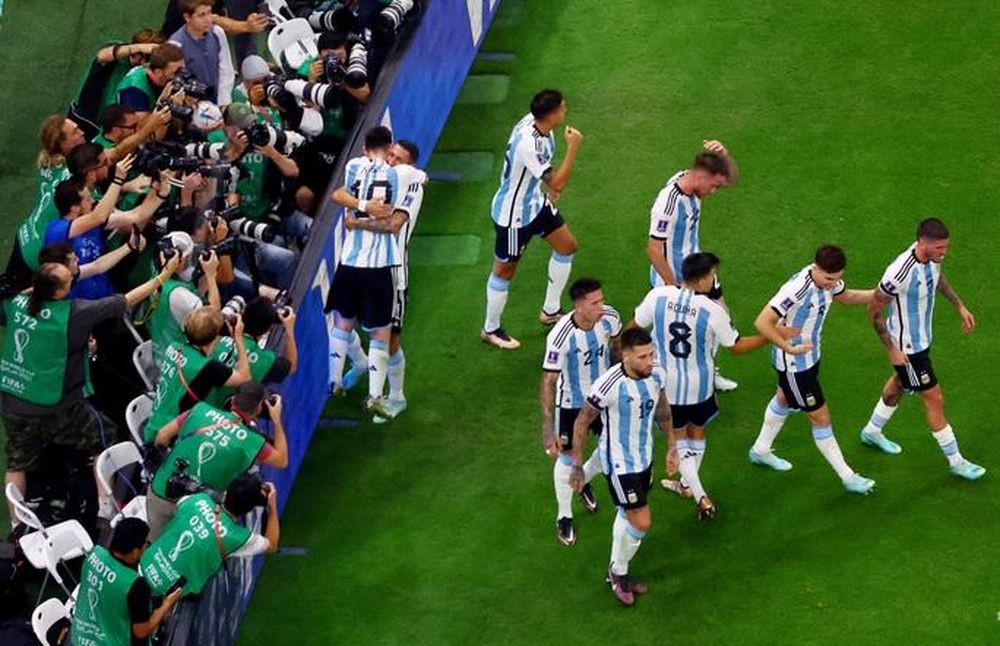 Truyền thông cũng bị cuốn hút bởi chiến thắng ấn tượng của Argentina