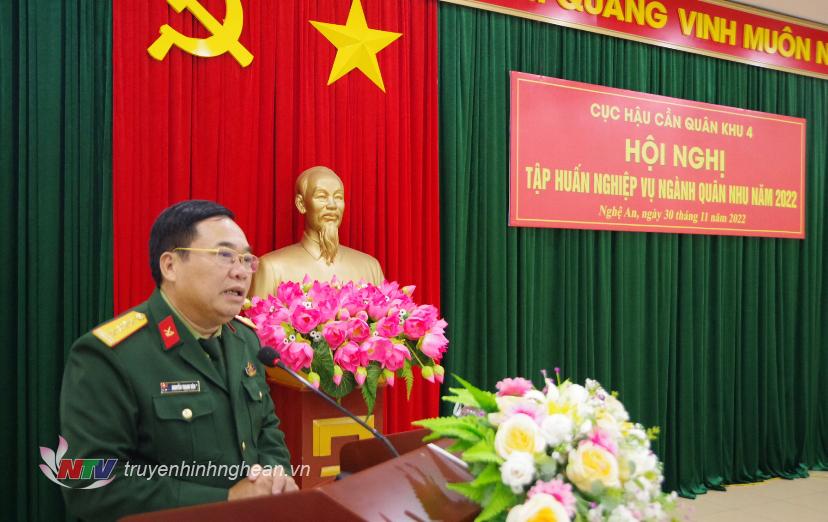 Đồng chí Đại tá Nguyễn Thanh Vân, Chủ nhiệm Hậu cần Quân khu phát biểu tại lớp tập huấn.