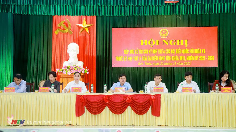 Các đại biểu Quốc hội thuộc đơn vị bầu cử số 4 tỉnh Nghệ An và các đại biểu HĐND tỉnh thuộc đơn vị bầu cử số 1 tiếp xúc cử tri các phường: Bến Thủy, Trường Thi, Trung Đô (TP. Vinh).