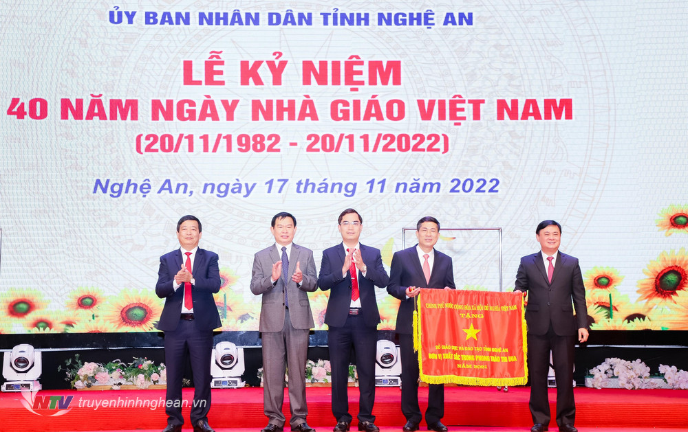 Nghệ An kỷ niệm 40 năm ngày Nhà giáo Việt Nam 20/11, vinh danh 91 nhà giáo tiêu biểu