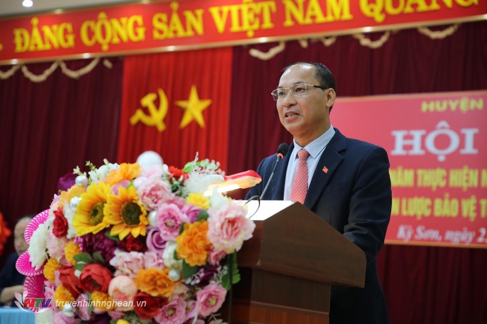 Đồng chí Vi Hòe, Bí thư Huyện ủy Kỳ Sơn phát biểu khai mạc hội nghị.