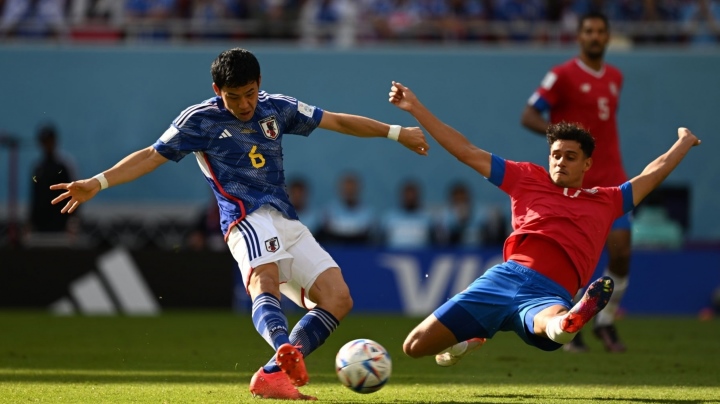 Nhật Bản ép sân nhưng tấn công kém hiệu quả, trong khi Costa Rica chỉ cần một cú dứt điểm trúng đích để ghi bàn.