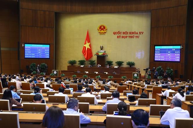 Quốc hội biểu quyết thông qua Nghị quyết về Kế hoạch phát triển kinh tế - xã hội năm 2023. 