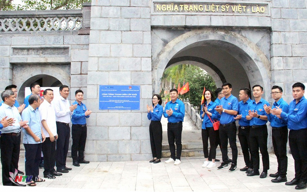 bàn giao công trình thanh niên, tu bổ Nghĩa trang liệt sĩ quốc tế Việt - Lào với tổng giá trị 72 triệu đồng