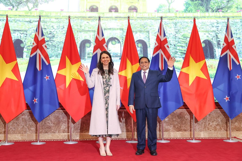 Thủ tướng Phạm Minh Chính và Thủ tướng New Zealand Jacinda Ardern. Ảnh: VGP