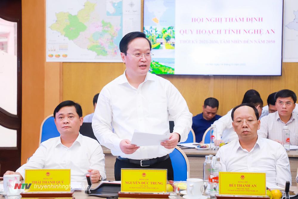 Phó Bí thư Tỉnh ủy, Chủ tịch UBND tỉnh Nghệ An Nguyễn Đức Trung phát biểu tại cuộc làm việc.