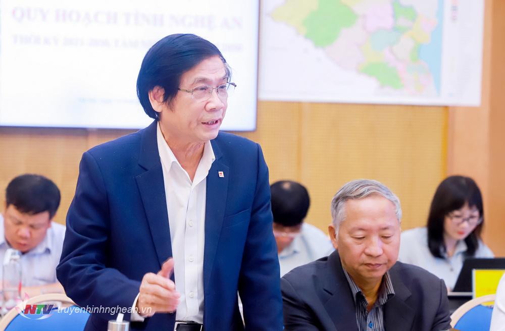 Tiến sĩ, kiến trúc sư Trần Ngọc Chính - Chủ tịch Hội Quy hoạch phát triển đô thị Việt Nam, Ủy viên phản biện phát biểu tại hội nghị. 