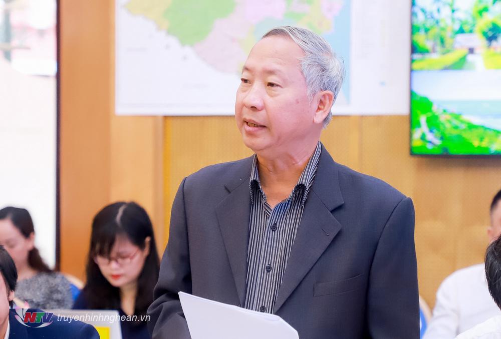 Tiến sĩ Cao Viết Sinh - nguyên Thứ trưởng Bộ Kế hoạch và Đầu tư, Ủy viên phản biện phát biểu tại hội nghị. 