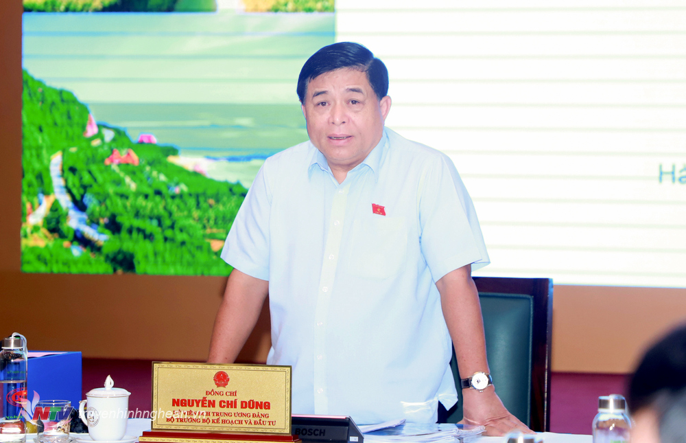 Bộ trưởng Bộ Kế hoạch và Đầu tư Nguyễn Chí Dũng - Chủ tịch Hội đồng thẩm định quy hoạch tỉnh phát biểu kết luận hội nghị.