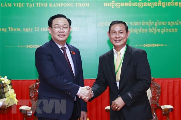 Chủ tịch Quốc hội Vương Đình Huệ tiếp Phó Tỉnh trưởng Kampong Thom.