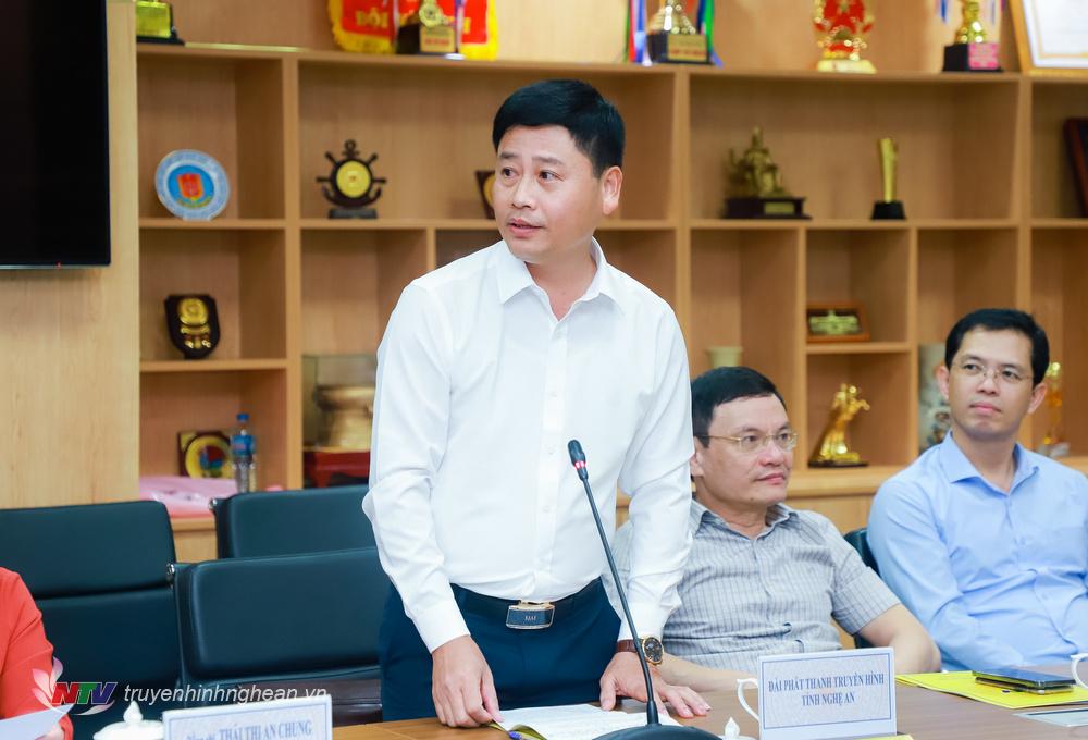 Đồng chí Trần Minh Ngọc - Chủ tịch Hội Nhà báo tỉnh, Giám đốc Đài PT-TH Nghệ An phát biểu tại buổi làm việc.