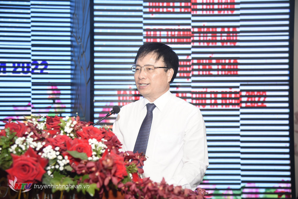 Phó Chủ tịch UBND tỉnh Bùi Đình Long phát biểu tại lễ xuất quân.