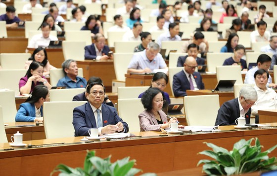 Thủ tướng Phạm Minh Chính tại phiên chất vấn sáng 8-11. Ảnh: QUANG PHÚC