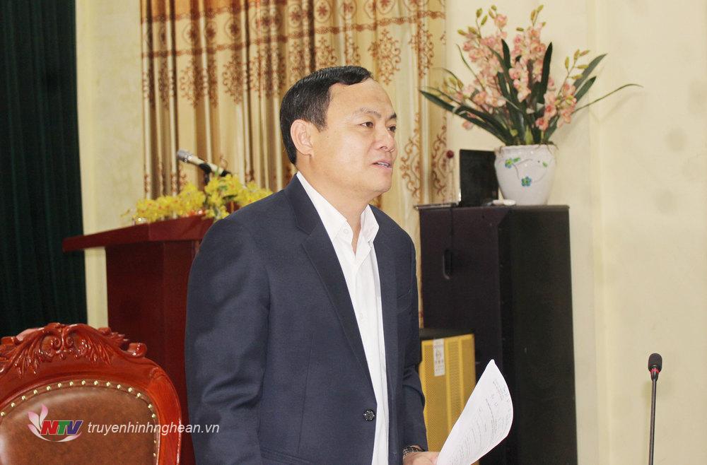 Đồng chí Phạm Ngọc Cảnh, Phó trưởng ban Tuyên giáo Tỉnh ủy phát biểu kết luận hội nghị