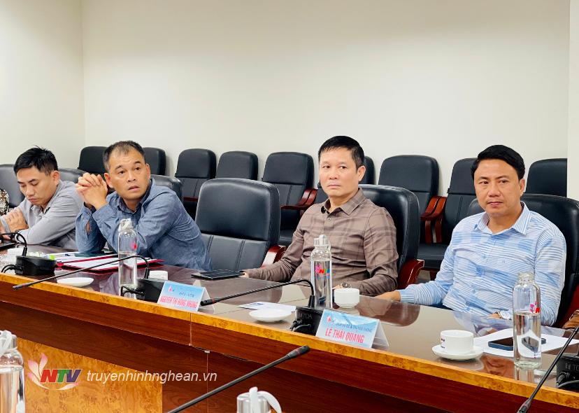 Đại diện Sở VH&TT, Liên đoàn Quần vợt Nghệ An ,Trung tâm VHTT&TT Thành phố Vinh tham dự cuộc họp.