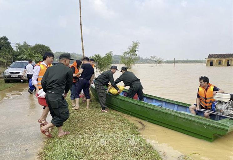 Huyện Hương Khê, tỉnh Hà Tĩnh  khẩn trương khắc phục hậu quả mưa lũ. 