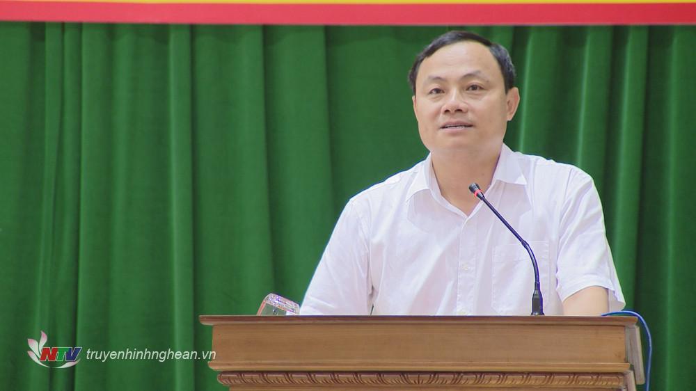 Đồng chí Phạm Ngọc Cảnh - Phó Trưởng ban Tuyên giáo Tỉnh ủy phát biểu khai mạc hội nghị. 