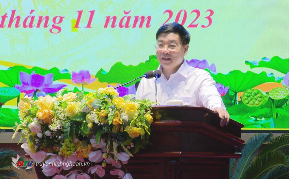 Đồng chí Nguyễn Văn Thông - Phó Bí thư Thường trực Tỉnh ủy phát biểu kết luận hội nghị. 