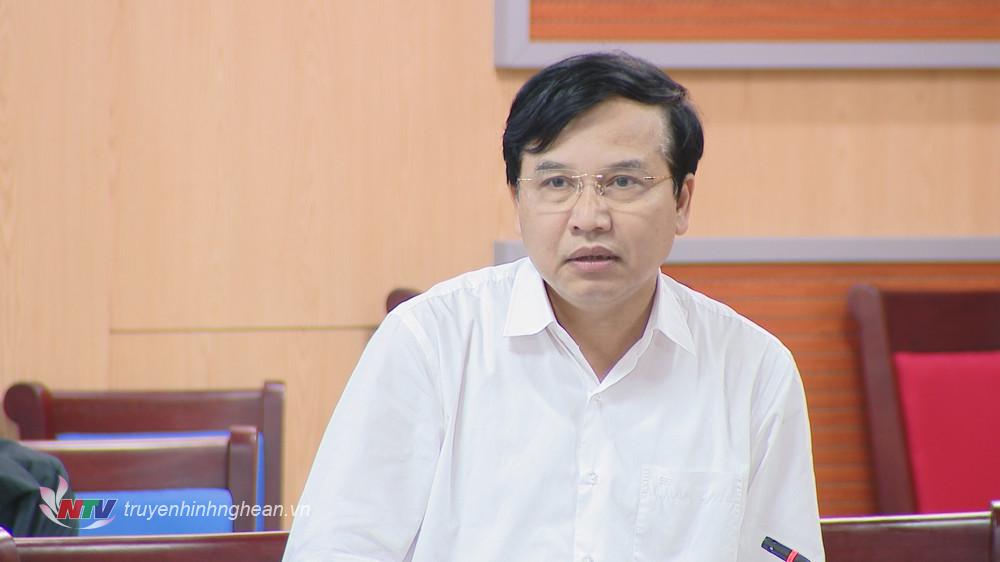 Phó Chủ tịch HĐND tỉnh Nguyễn Như Khôi phát biểu tại cuộc họp.