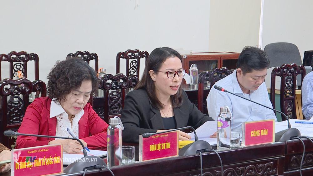Bà Lê Thị Kim Soa (được sự ủy quyền của bà Trần Thị Nhuần) trình bày nội dung kiến nghị.