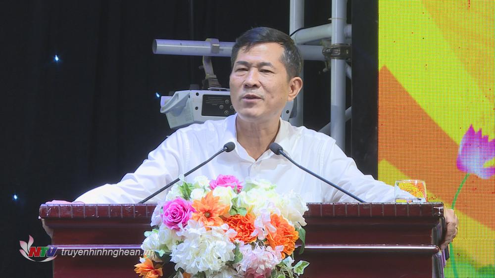 Giám đốc Sở Giáo dục và Đào tạo Thái Văn Thành phát biểu tại lễ tổng kết hội thi. 