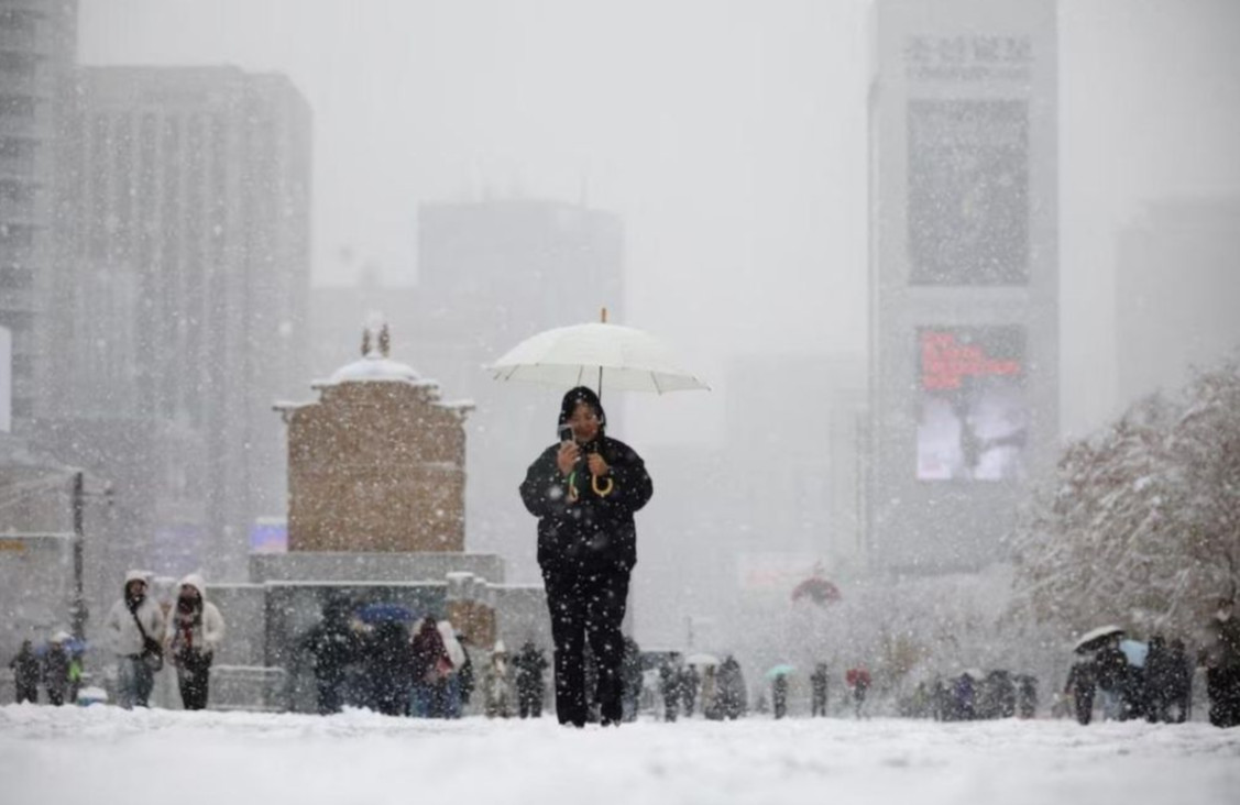 Khu vực trung tâm thủ đô Seoul, ngày 27/11. (Ảnh: Reuters)