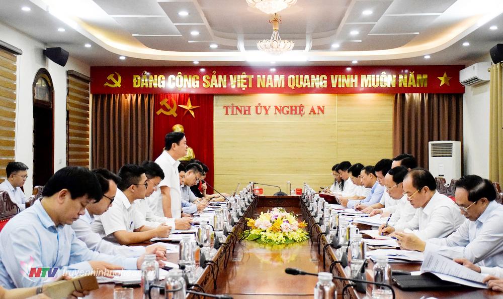 Toàn cảnh buổi làm việc.