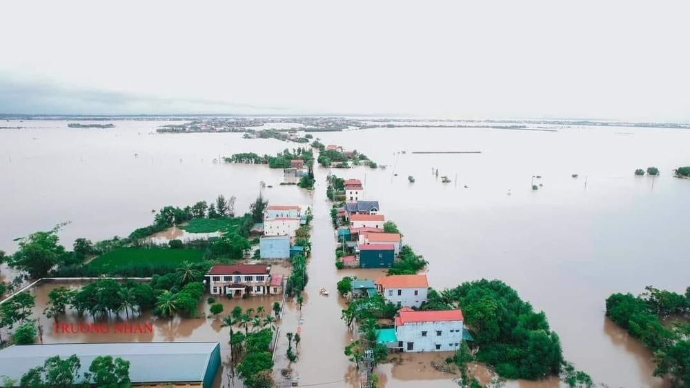 Ngập lụt tại huyện Lệ Thủy (tỉnh Quảng Bình) sau cơn bão số 6. 