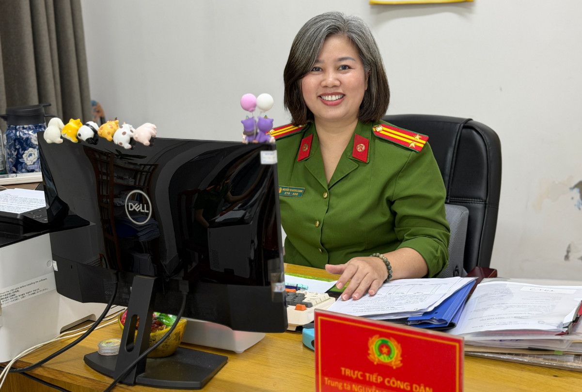 Trung tá Nguyễn Thị Hương Giang, Công an phường Tân Sơn Nhất, TP.HCM. Ảnh: HUỲNH THƠ