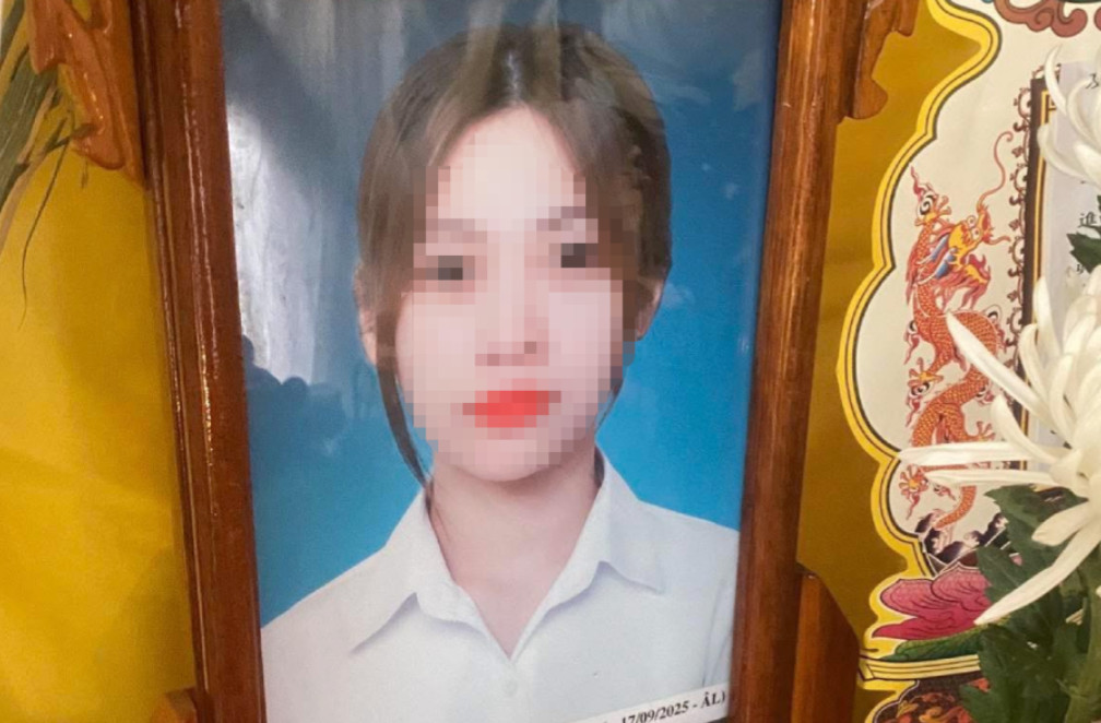 Người thân đã lập bàn thờ, di ảnh chị Nguyễn Thị Yến Nhi.