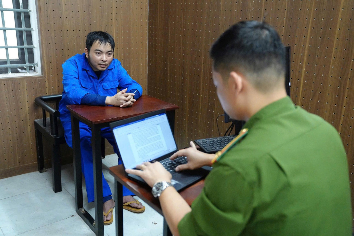 Cơ quan Công an lấy lời khai của đối tượng Tạ Minh Châu.