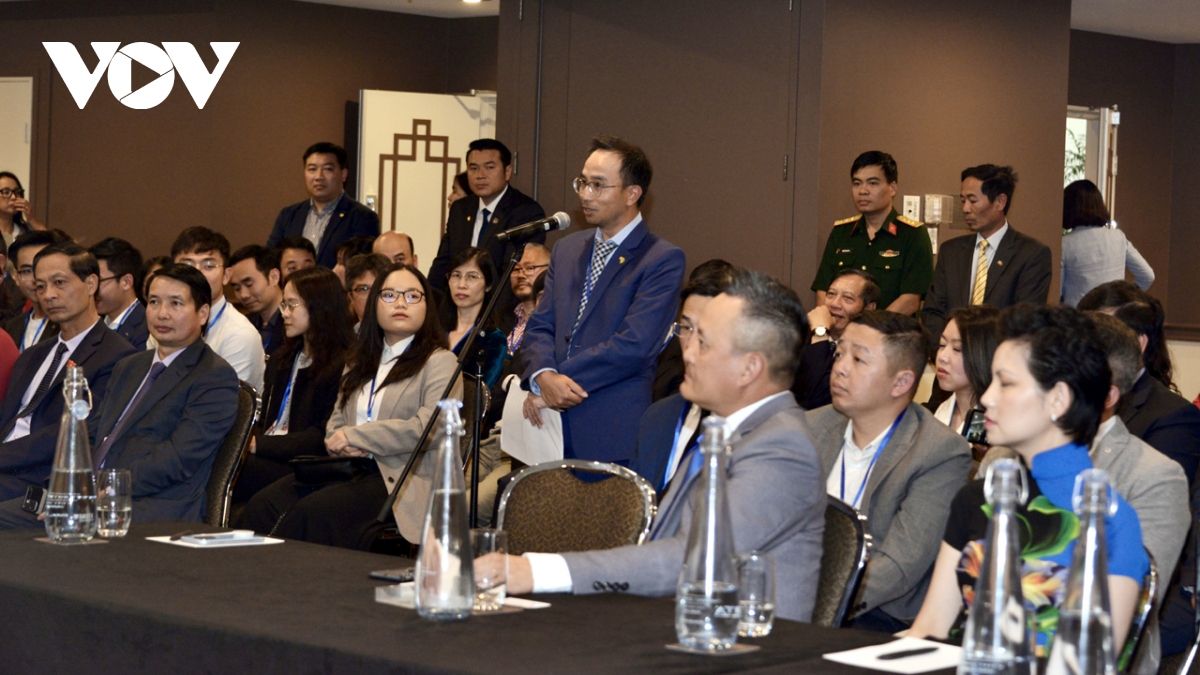 Chủ tịch Quốc hội gặp gỡ đại diện các hội đoàn, đại diện Cộng đồng người Việt tại Australia.