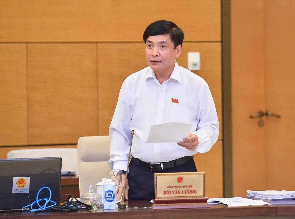 Tổng thư ký Quốc hội Bùi Văn Cường phát biểu tại phiên làm việc của Ủy ban Thường vụ Quốc hội chuẩn bị cho kỳ họp bất thường ngày 28/12. 