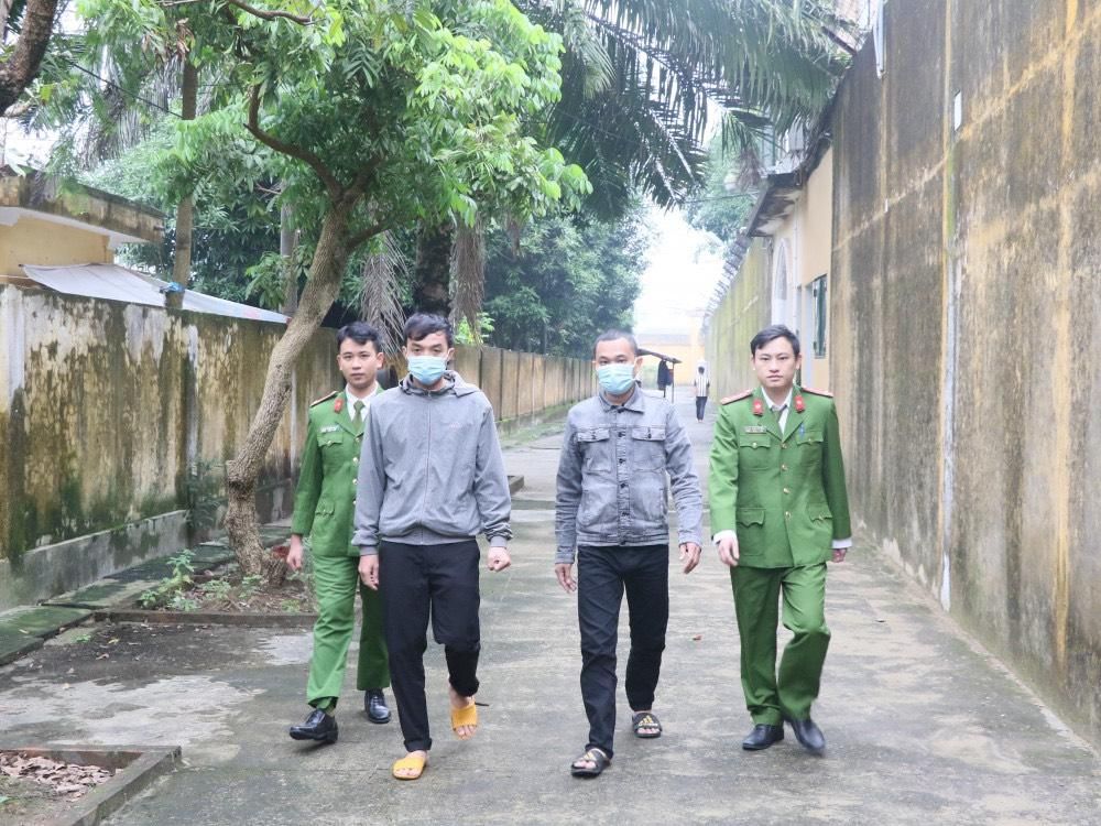 Cơ quan Công an ra lệnh tạm giam đối với 2 bị can là Nguyễn Công Anh và Trần Văn Công. (Ảnh: CAHT)
