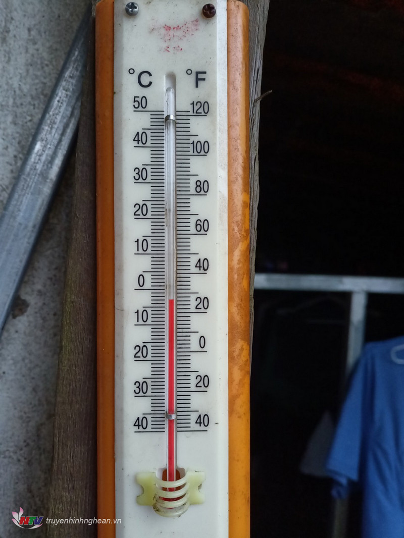 Sáng 18/12, nhiệt độ đo được tại Trạm Kiểm soát Biên phòng Buộc Mú, Đồn BP Na Ngoi, BĐBP Nghệ An chưa đến 0 độ C.