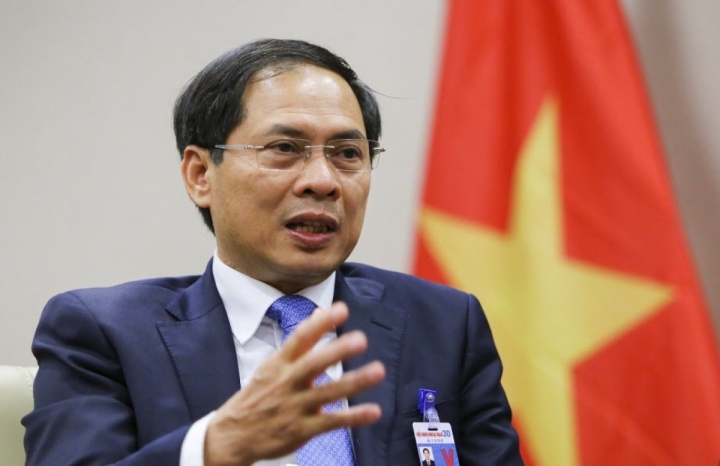 Bộ trưởng Ngoại giao Bùi Thanh Sơn bị Ủy ban Kiểm tra Trung ương đề nghị kỷ luật.