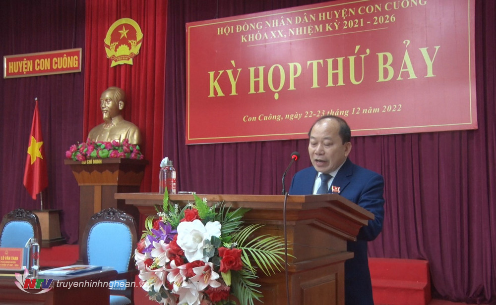 Đồng chí Lô văn Thao - Chủ tịch HĐND huyện phát biểu khai mạc kỳ hop.