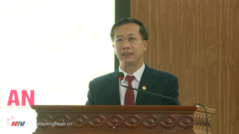 Đồng chí Nguyễn Đức Thành - Phó Chủ tịch Ủy ban MTTQ tỉnh phát biểu tại hội nghị.