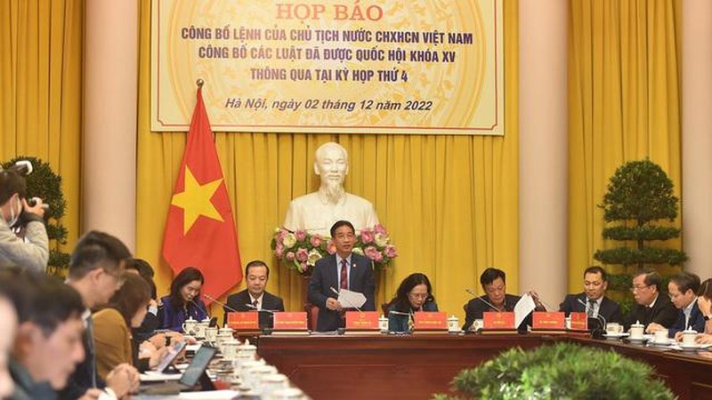 Phó Chủ nhiệm Văn phòng Chủ tịch nước Phạm Thanh Hà chủ trì họp báo; (Ảnh VGP)