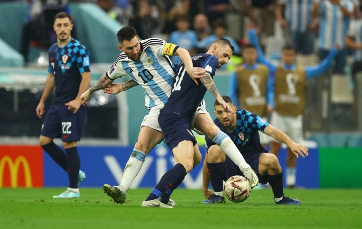 Argentina đánh bại Croatia trên sân Lusail.