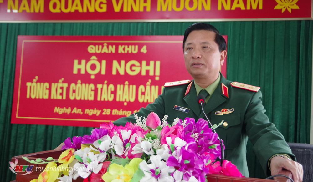 Trung tướng Hà Thọ Bình - Phó Bí thư Đảng ủy - Tư lệnh Quân khu phát biểu chỉ đạo hội nghị.